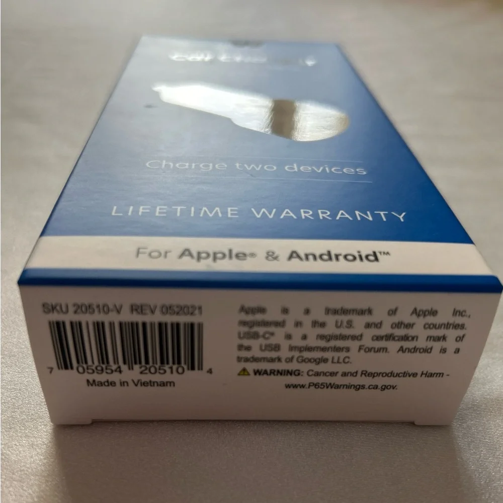 New Car Charger USB-C USB-A 18 Watt Charged two Devices Lifetime Warranty NIB